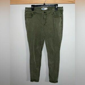 Old Navy Rockstar Super Skinny in Sage Green Size 14